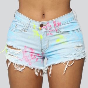 🎉$10 SALE Fashion Nova Paint Shorts💕